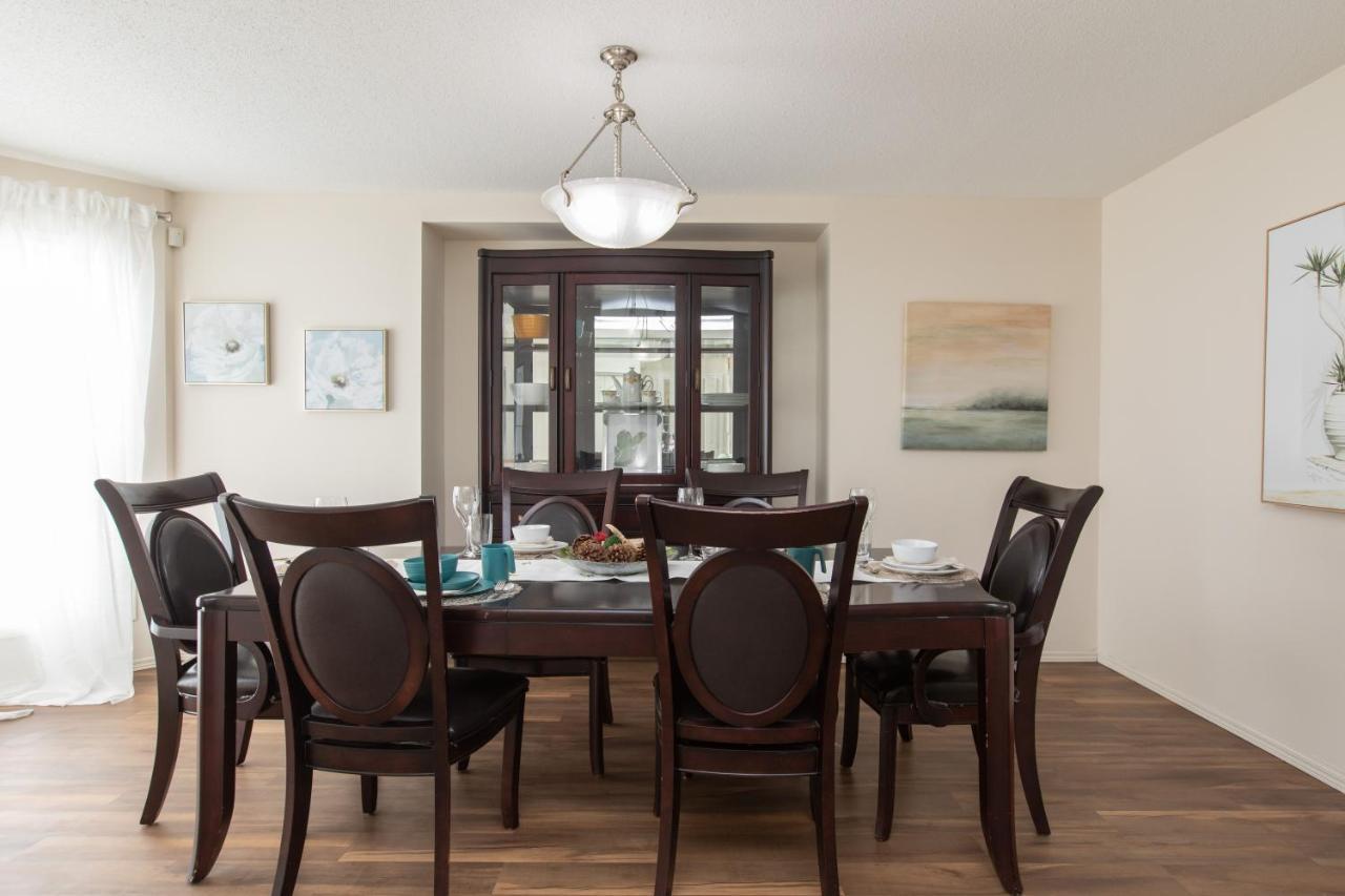 Elegant 6 Bedroom House Near U Of Manitoba 위니펙 외부 사진
