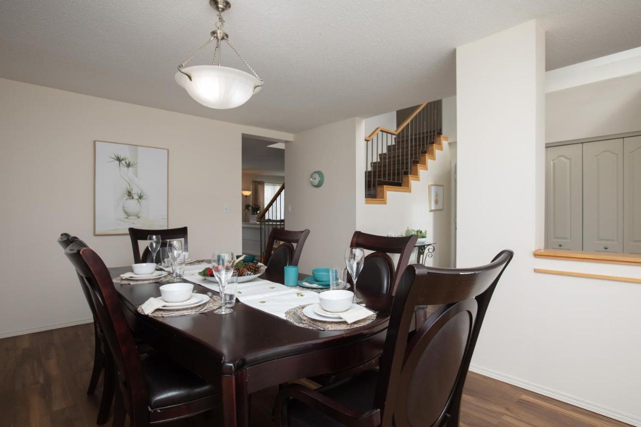 Elegant 6 Bedroom House Near U Of Manitoba 위니펙 외부 사진