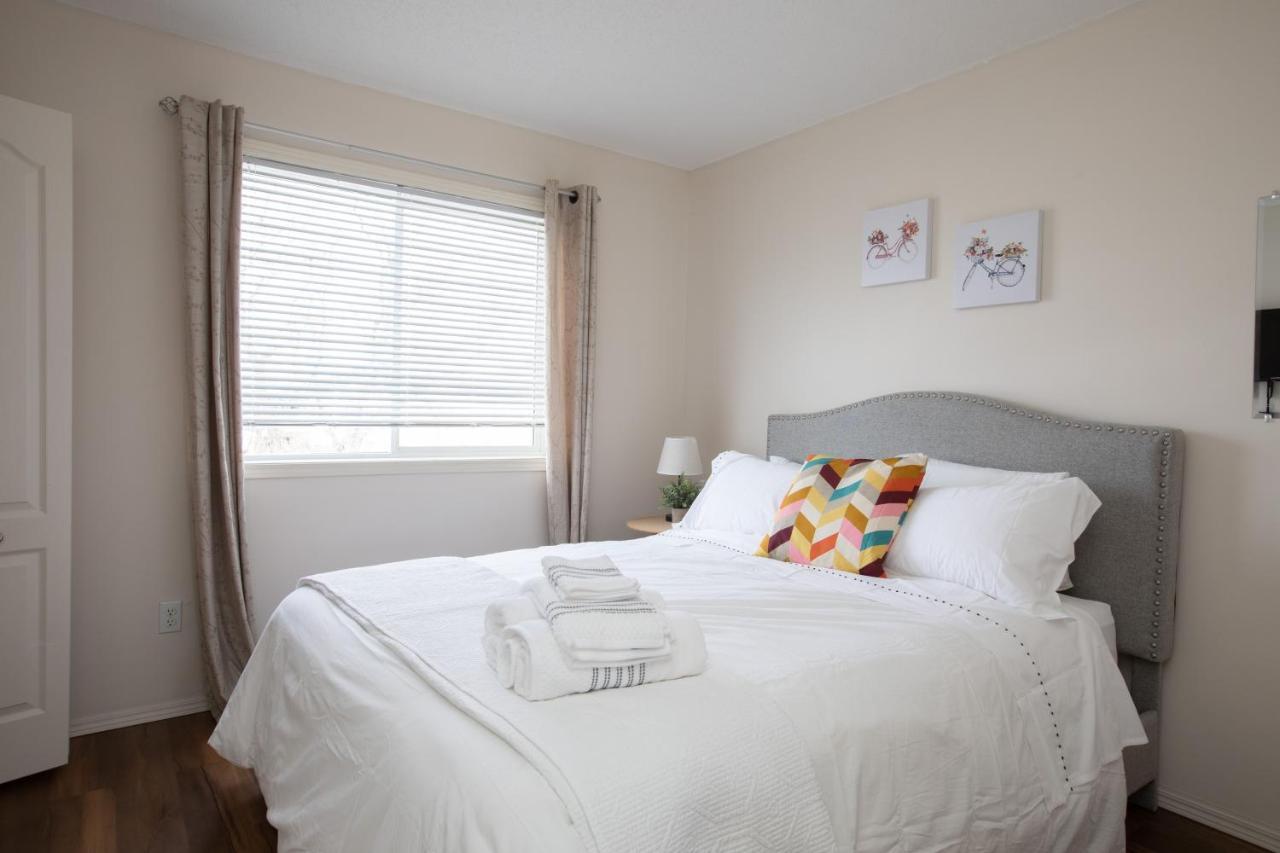 Elegant 6 Bedroom House Near U Of Manitoba 위니펙 외부 사진