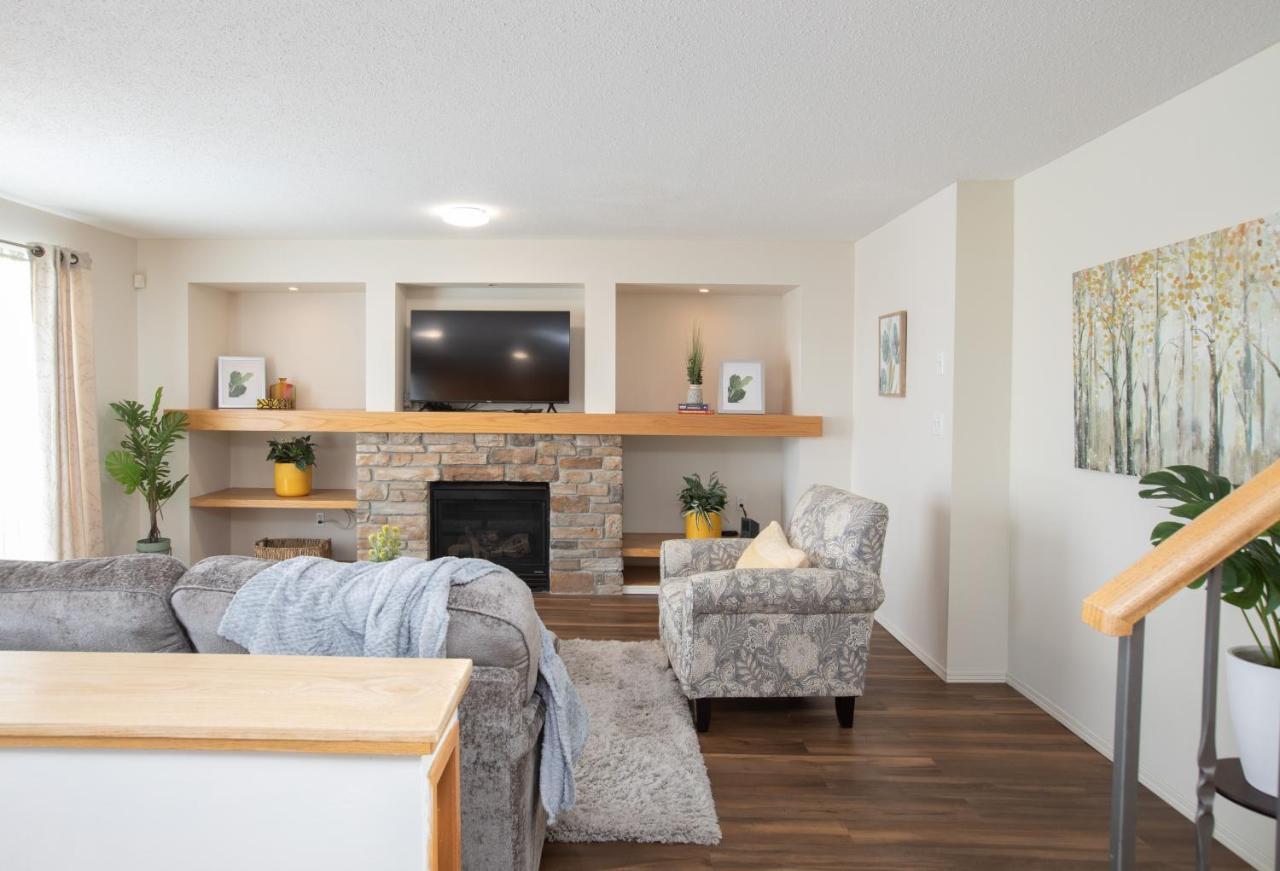 Elegant 6 Bedroom House Near U Of Manitoba 위니펙 외부 사진